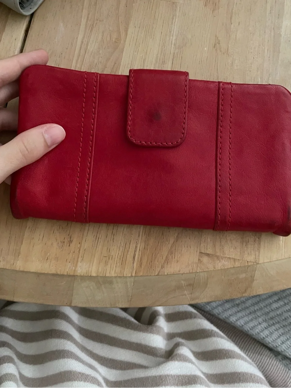 Fossil emory clutch